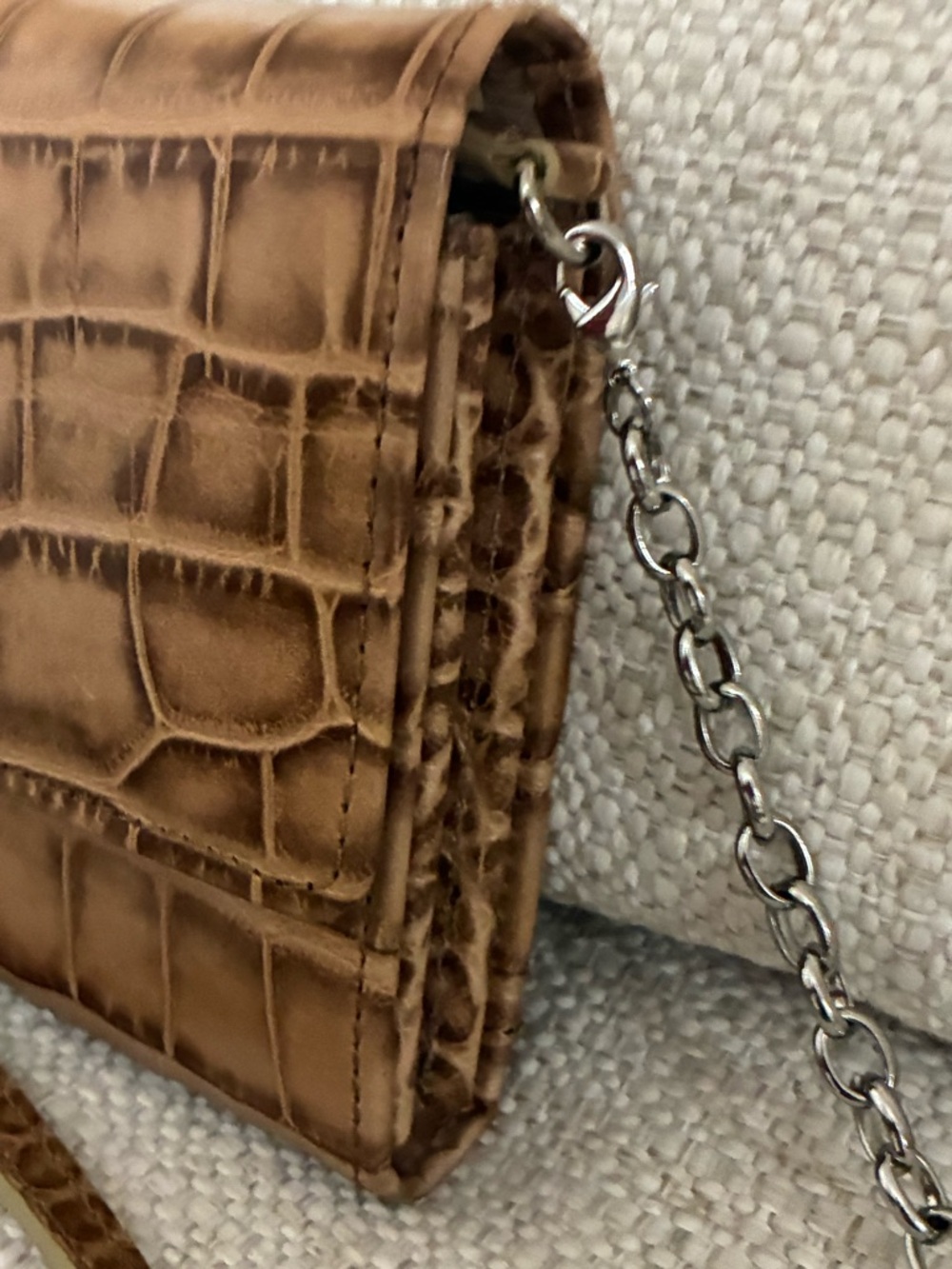 Brighton EUC Crocodile Embossed
Genuine Leather Slim
Crossbody Bag/ Wallet Toast - Picture 5 of 16